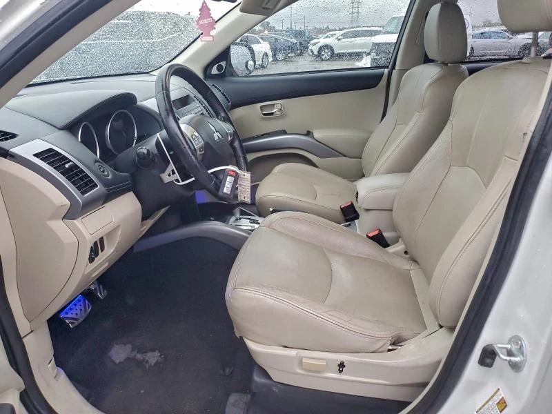 Mitsubishi Outlander 3.0L 6 Front-wheel Drive, снимка 12 - Автомобили и джипове - 53329048