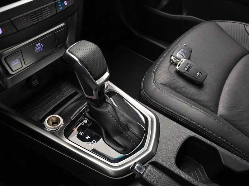 SsangYong Tivoli 1.6 173910 Automatic, снимка 8 - Автомобили и джипове - 55749354