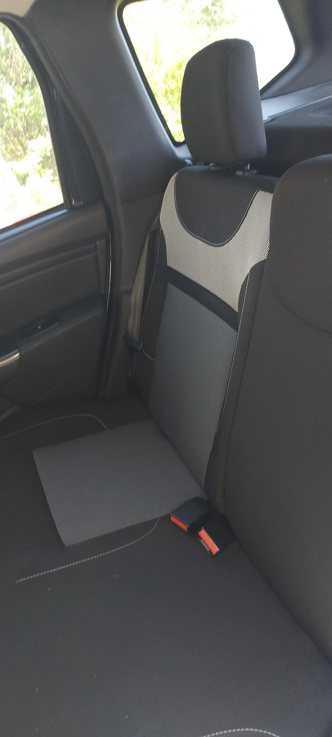 Dacia Duster 1.6 ГАЗ - изображение 7