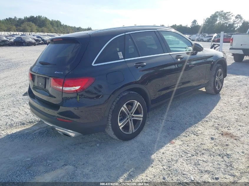 Mercedes-Benz GLC 300 * 4MATIC* Памет* Крайна цена - изображение 5