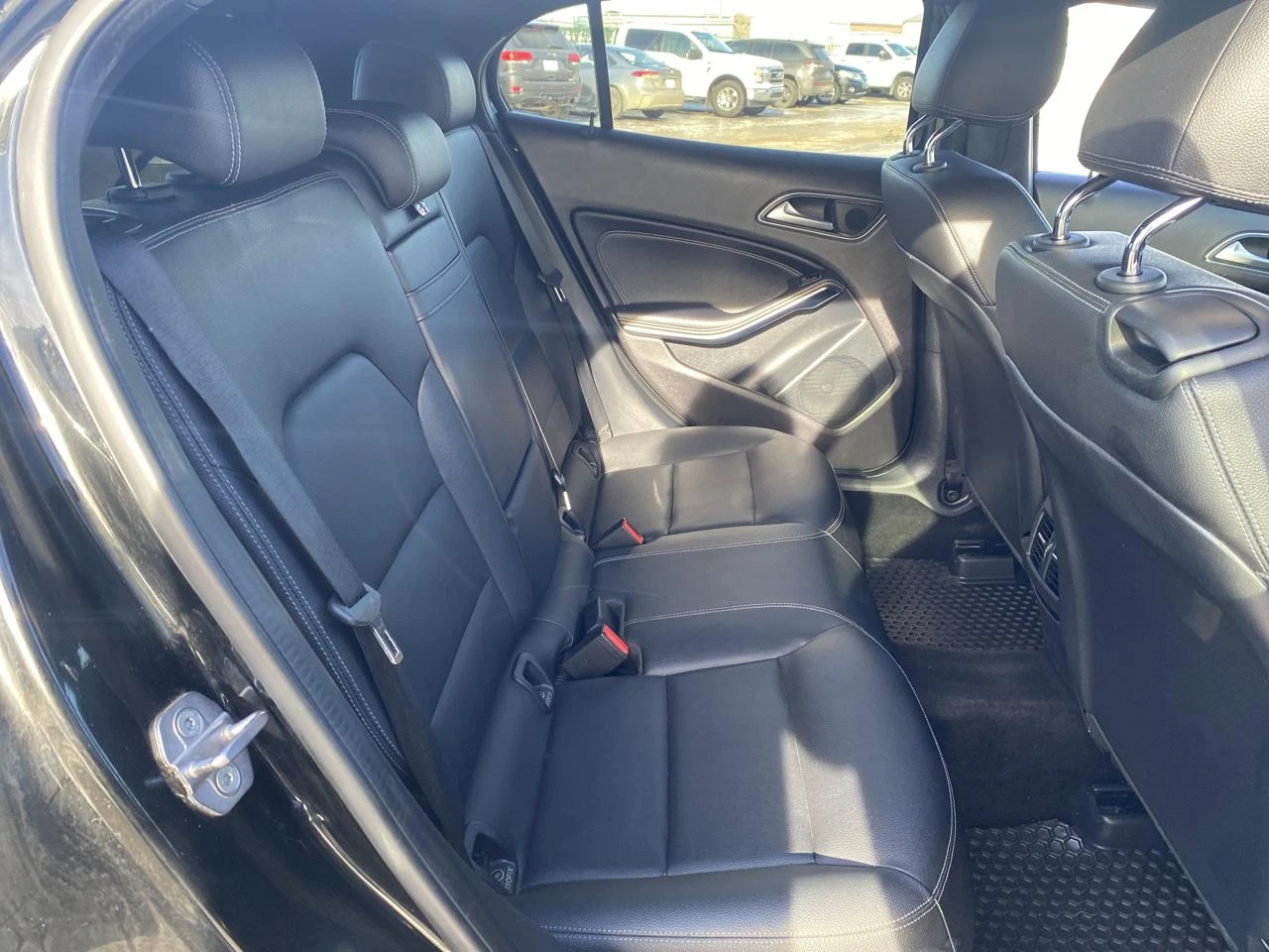 Mercedes-Benz GLA 250 CARFAX /Кожа/Нави/Подгрев/Панорама - изображение 8