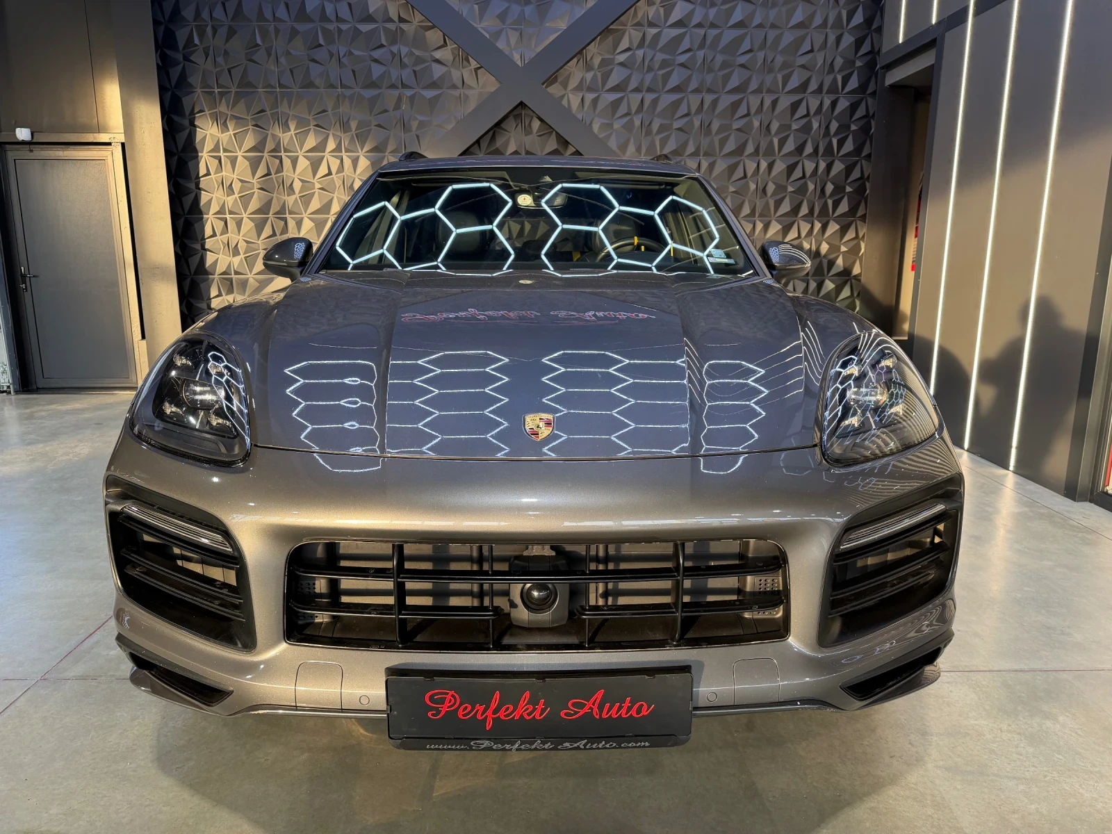 Porsche Cayenne * BOSE * ПАНОРАМА * HEAD UP * , снимка 2 - Автомобили и джипове - 53988428