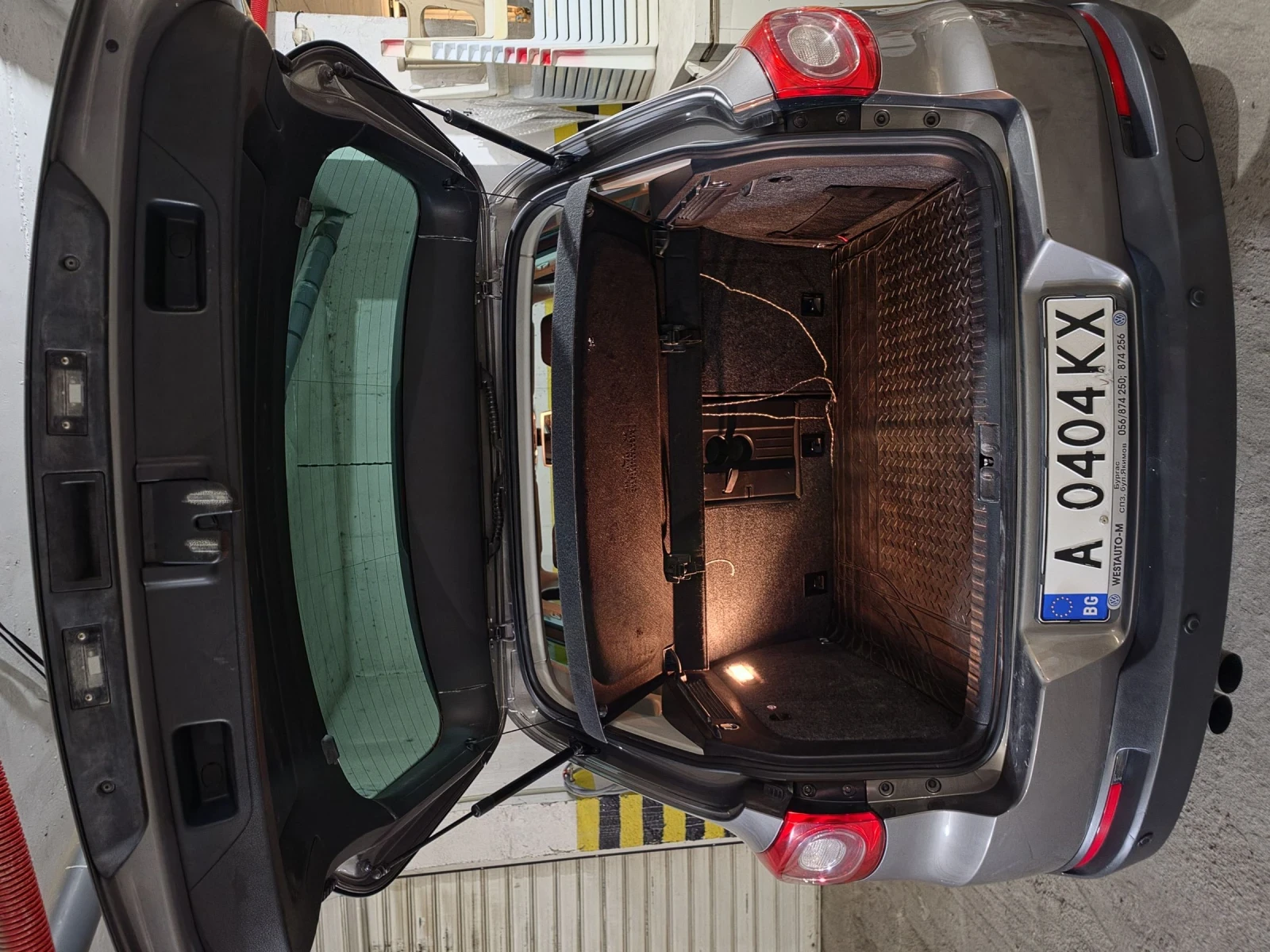 VW Tiguan, снимка 12 - Автомобили и джипове - 54597297