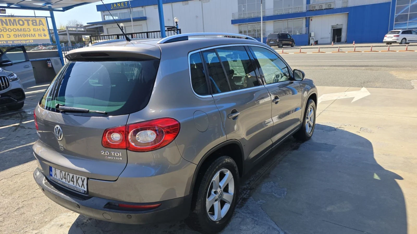 VW Tiguan, снимка 11 - Автомобили и джипове - 54597297