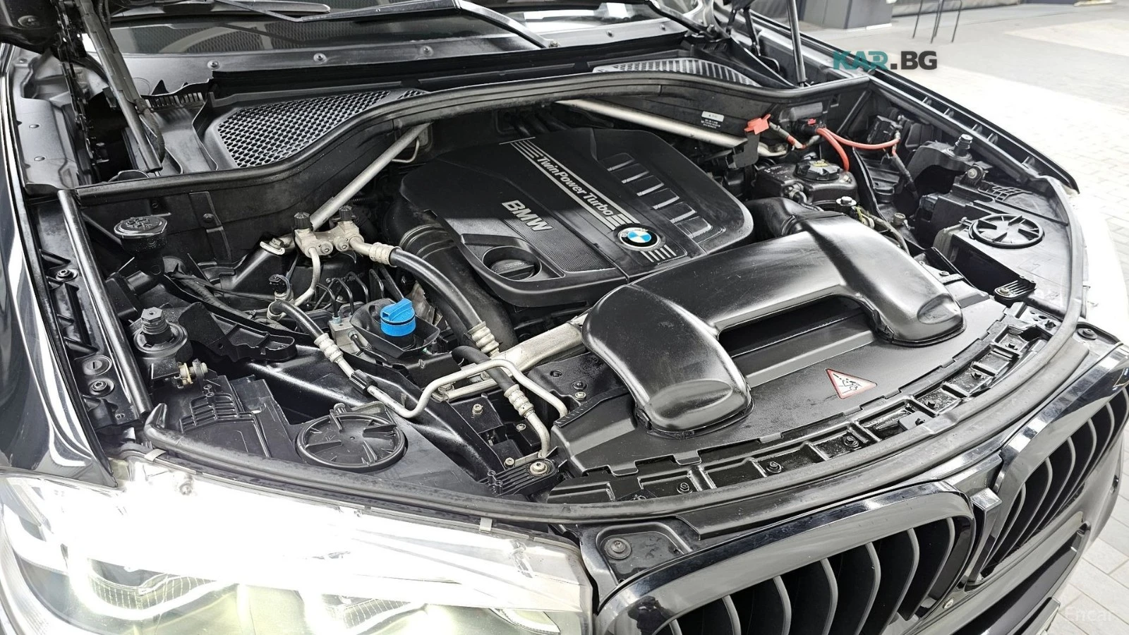 BMW X5 40D* XDRIVE* BLACK&WHITE* PANO* 360* HUD* ТЕГЛИЧ* , снимка 5 - Автомобили и джипове - 54905489