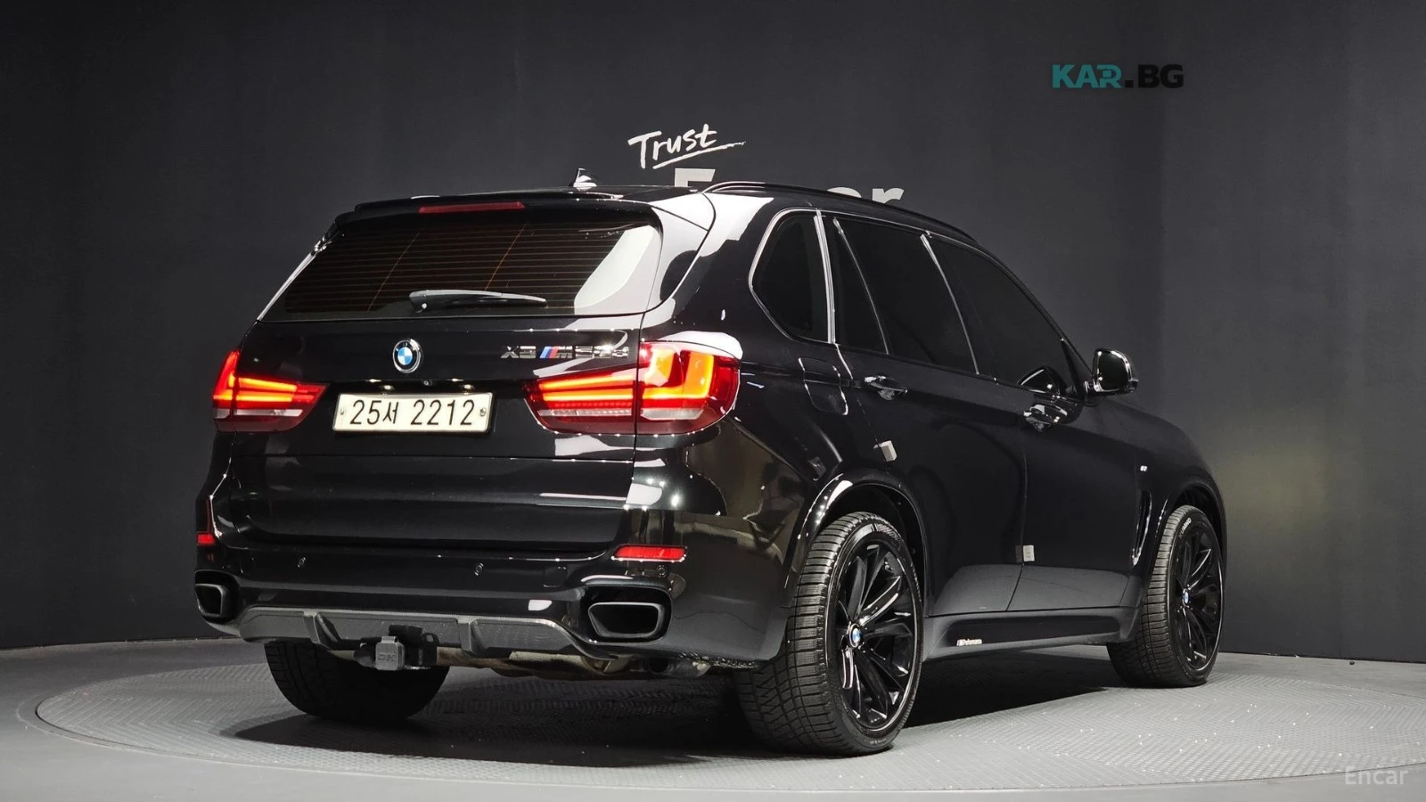 BMW X5 40D* XDRIVE* BLACK&WHITE* PANO* 360* HUD* ТЕГЛИЧ* , снимка 2 - Автомобили и джипове - 54905489