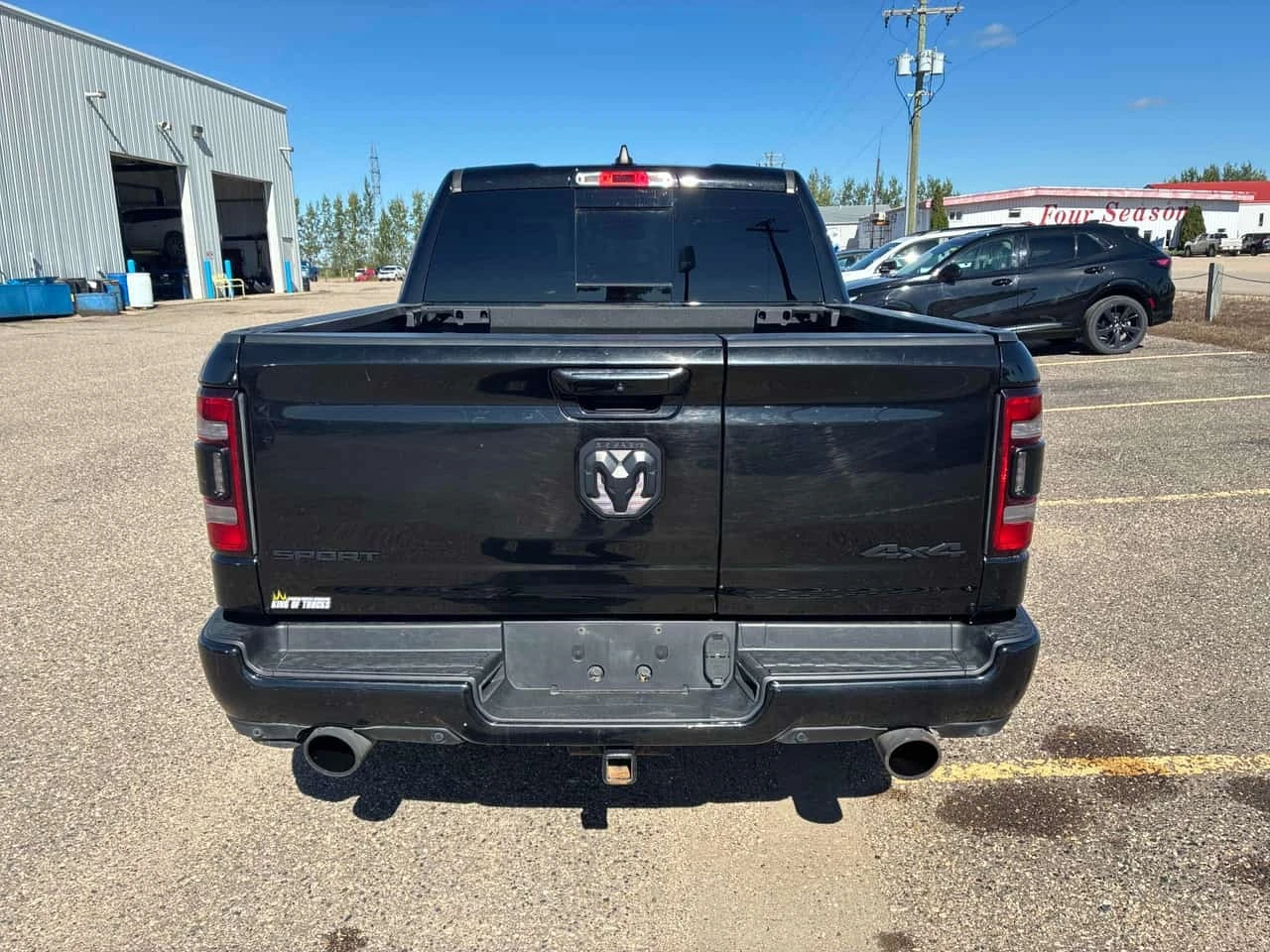 Dodge RAM 1500 / SPORT / ОБДУХВАНЕ / НАВИГАЦИЯ / КОЖЕН САЛОН, снимка 4 - Автомобили и джипове - 56177093