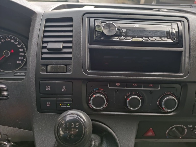 VW T5 2.0 бензин/CNG 116 k.c., снимка 15 - Бусове и автобуси - 52622310