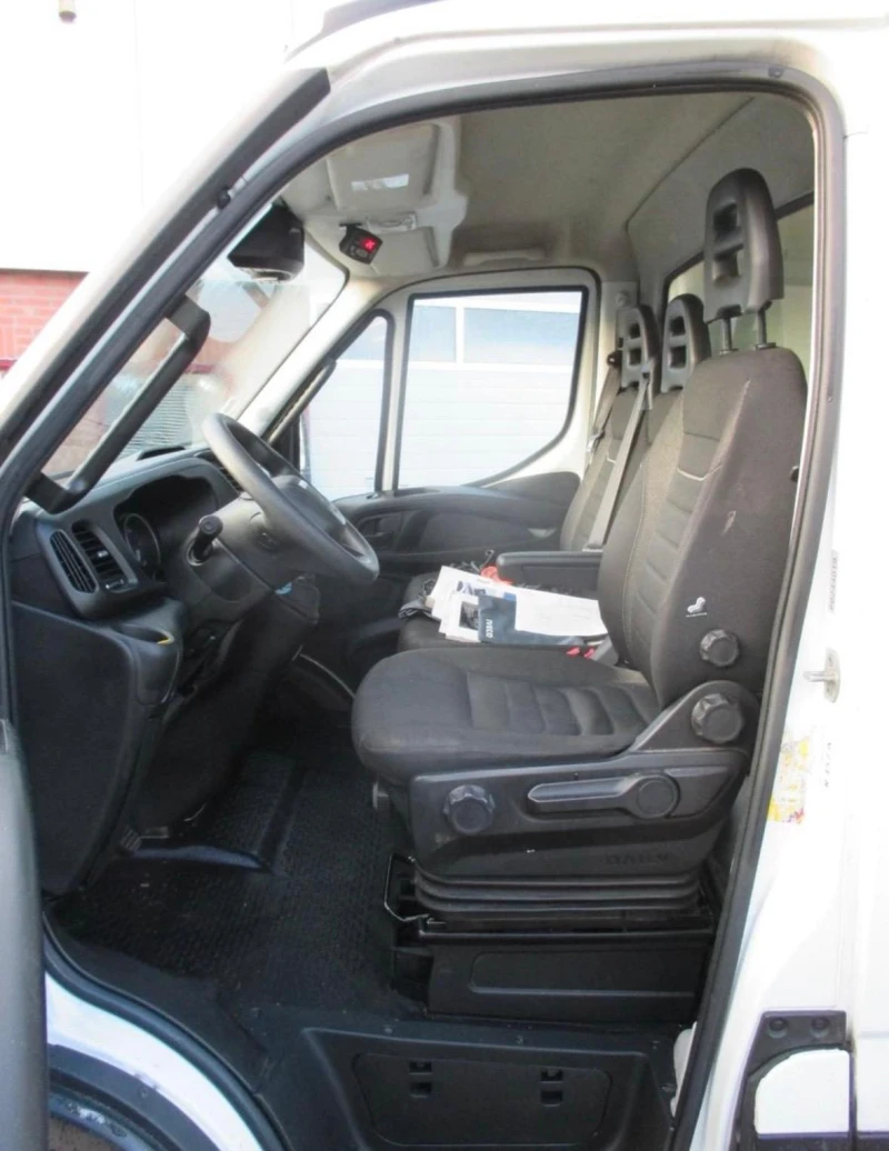 Iveco 35c18 3.0* HI-MATIC* ХЛАДИЛЕН-25* БОРД+ ВРАТИ* ТОК* КЛИМ, снимка 8 - Бусове и автобуси - 53168314