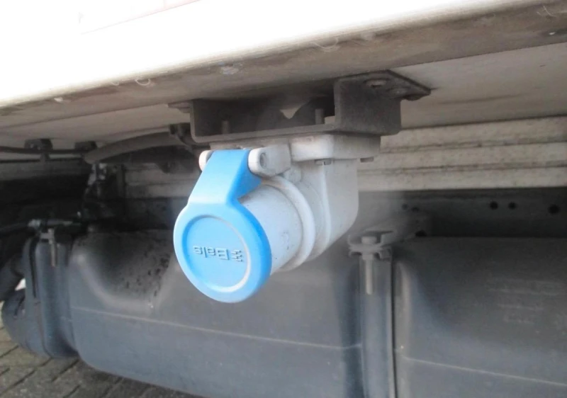 Iveco 35c18 3.0* HI-MATIC* ХЛАДИЛЕН-25* БОРД+ ВРАТИ* ТОК* КЛИМ, снимка 11 - Бусове и автобуси - 53168314