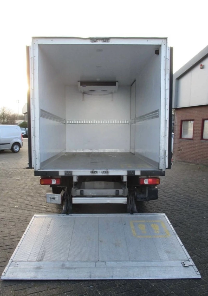 Iveco 35c18 3.0* HI-MATIC* ХЛАДИЛЕН-25* БОРД+ ВРАТИ* ТОК* КЛИМ, снимка 5 - Бусове и автобуси - 53168314