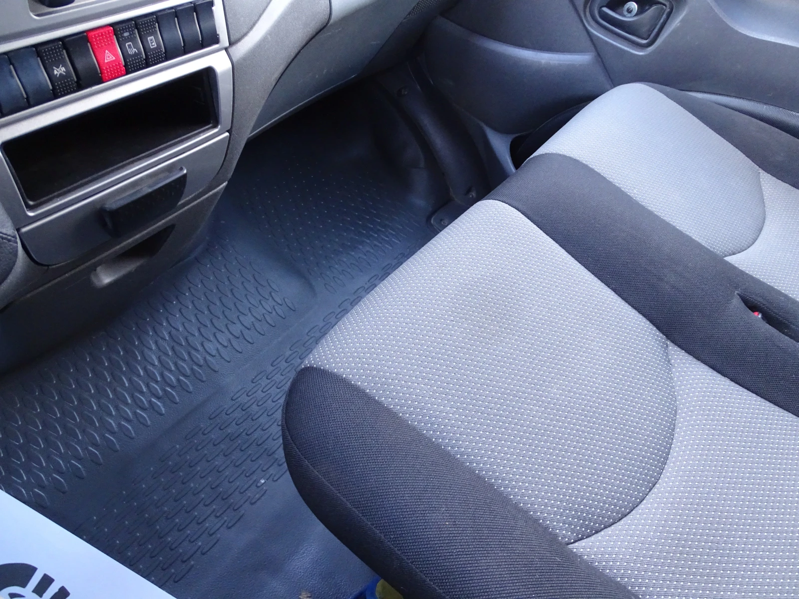 Iveco 35c15 3.0HPI  КАТ. * Б* 7-места, снимка 9 - Бусове и автобуси - 53616965