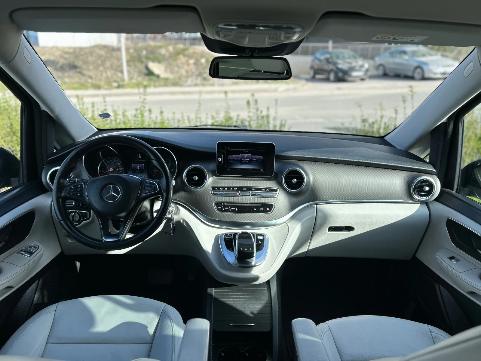 Mercedes-Benz V 250 EXTRA LONG* PREMIUM* 8+ 1, снимка 11 - Бусове и автобуси - 54120473