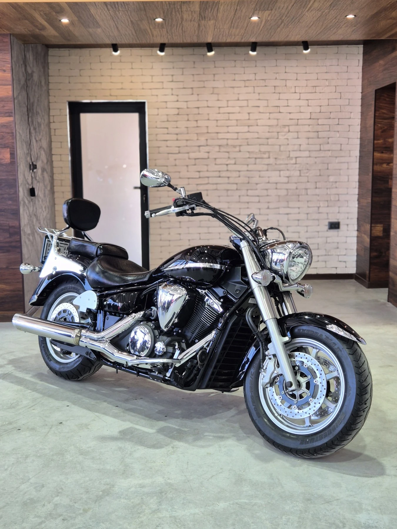 Yamaha Xvs 1300 Midnight Star КАТО НОВ! Нов внос ШВЕЙЦАРИЯ!!! | Auto.bg — изображение 1