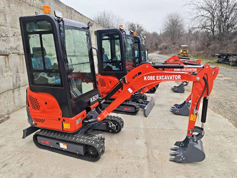 Багер Kobelco 2 TON чисто  НОВ 3 цилиндъра, снимка 2 - Индустриална техника - 53165084