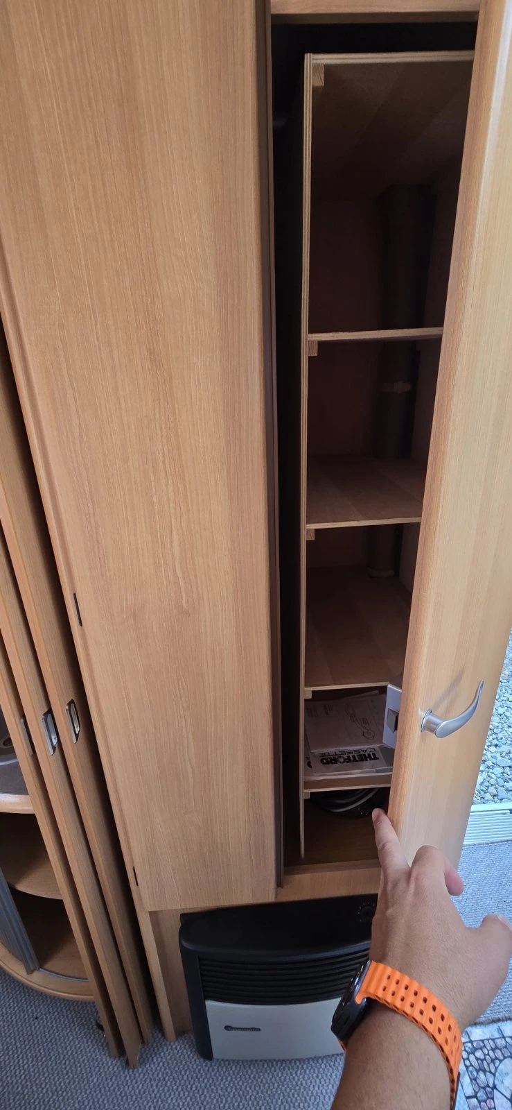 Каравана TEC Travel king, снимка 15 - Каравани и кемпери - 55559514