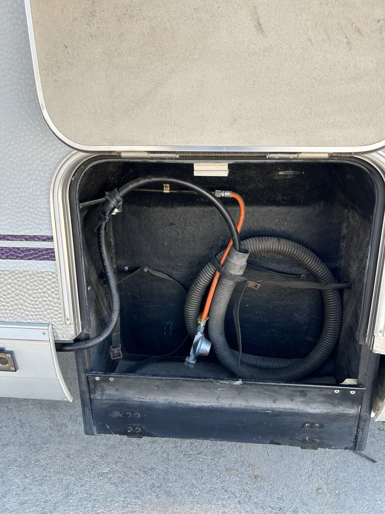 Кемпер Fiat Ducato 2.5TD КЛИМАТИК, снимка 17 - Каравани и кемпери - 54370182