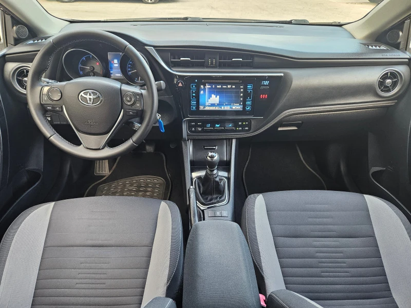 Toyota Auris 1.6 D-4D (112hp) Navi-камера-Хечбек, снимка 11 - Автомобили и джипове - 46246093