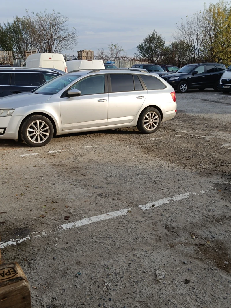 Skoda Octavia 1.6, снимка 2 - Автомобили и джипове - 48645769