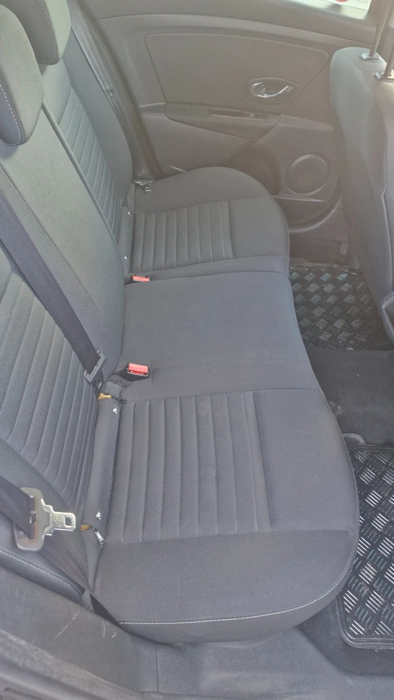 Renault Megane, снимка 7 - Автомобили и джипове - 52641665