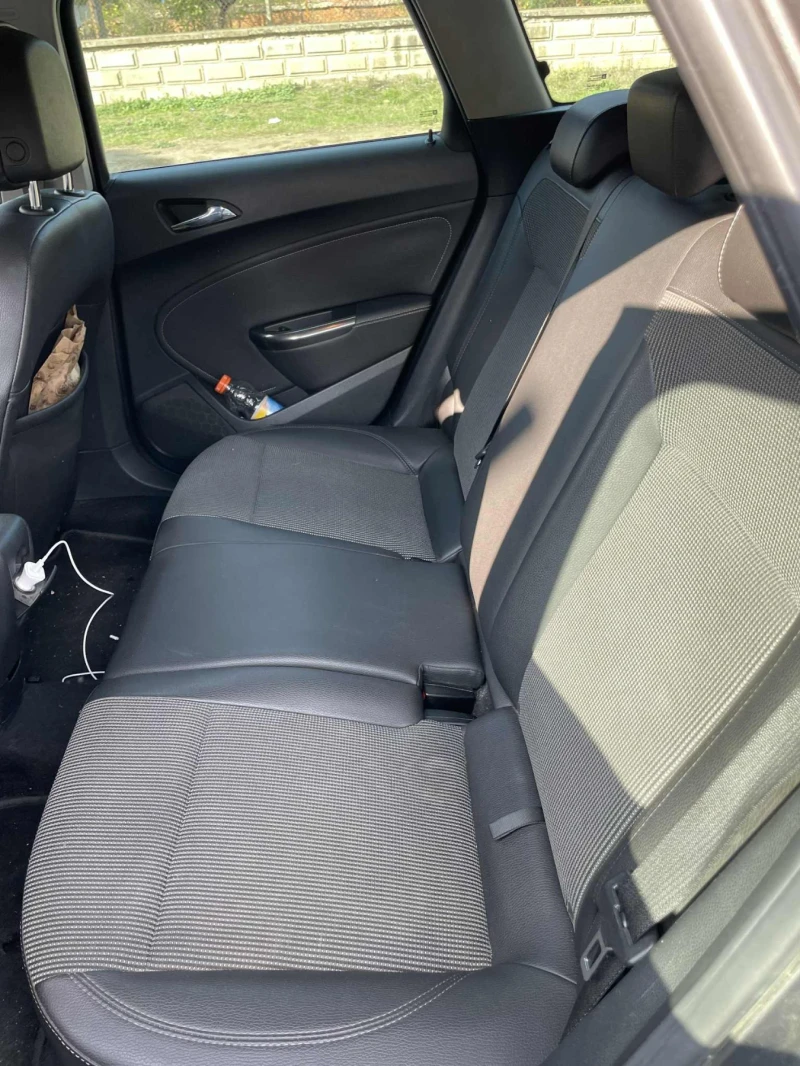 Opel Astra 1.7 CDTI COSMO, снимка 8 - Автомобили и джипове - 53021592