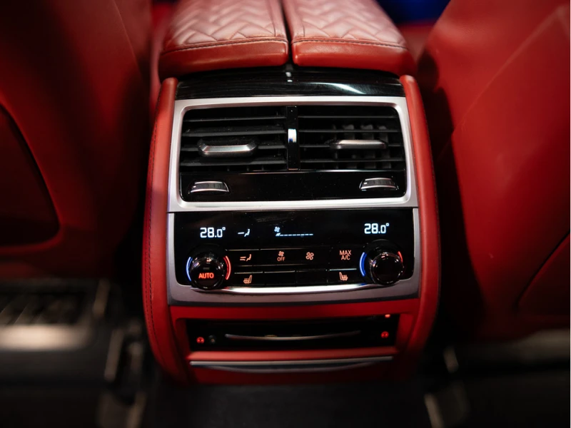 BMW 750 XDRIVE M-SPORT  С РЕГИСТРАЦИЯ & АВТО КРЕДИТ , снимка 14 - Автомобили и джипове - 53260162