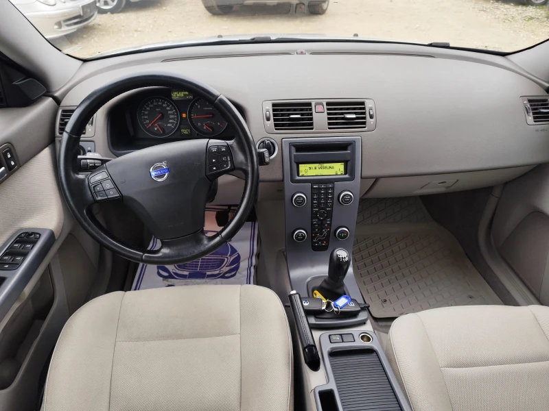 Volvo V50 1.6 дизел , снимка 10 - Автомобили и джипове - 53462075