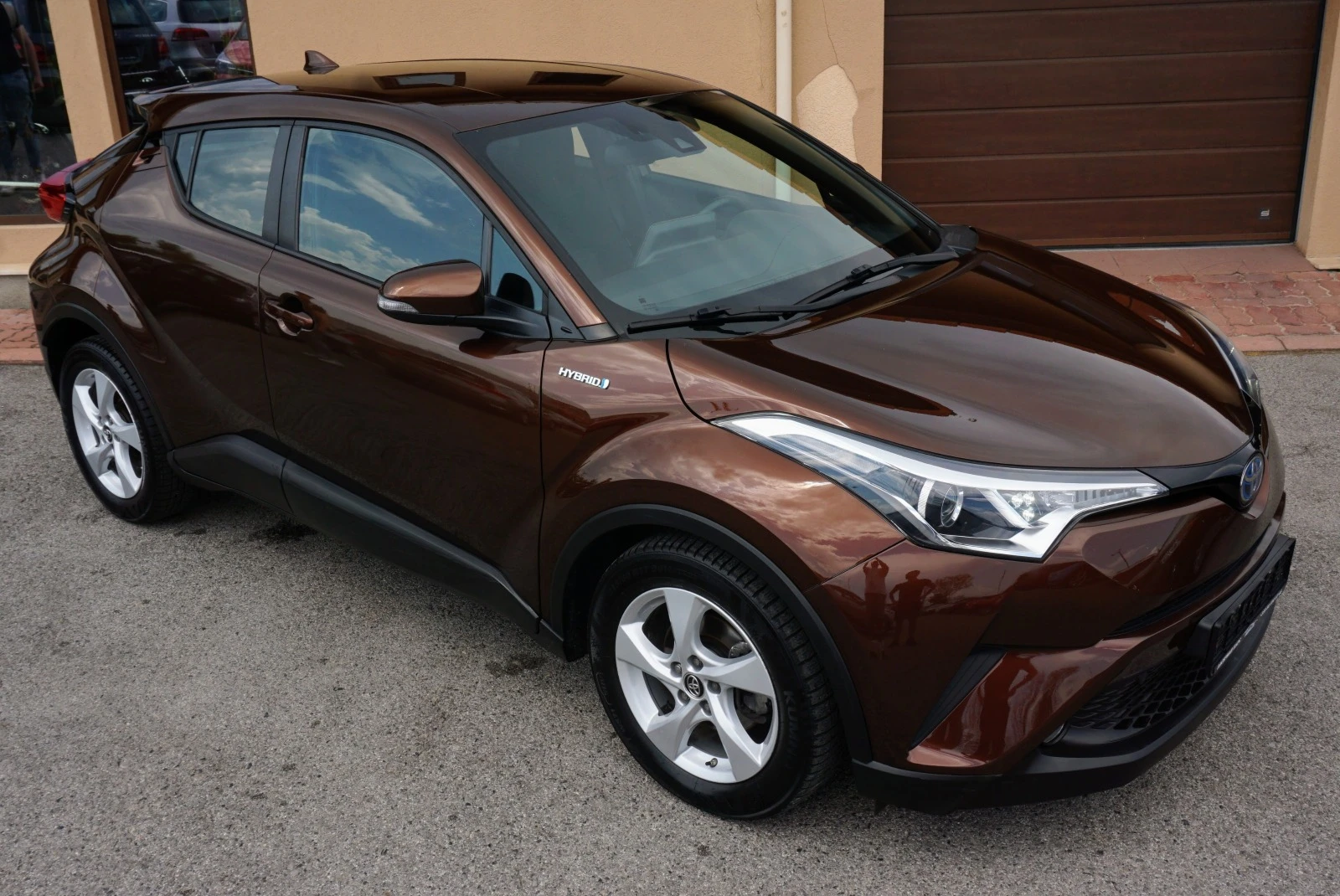 Toyota C-HR 1.8H ACTIVE E-CVT - изображение 2