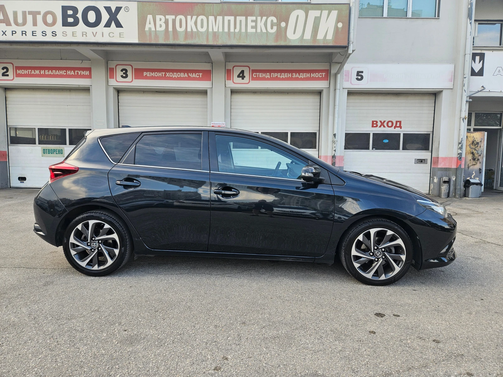 Toyota Auris 1.6 D-4D (112hp) Navi-камера-Хечбек - изображение 6