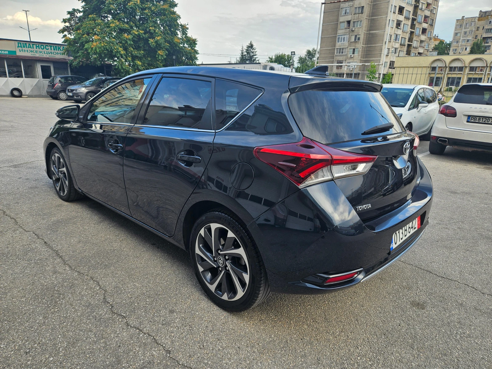 Toyota Auris 1.6 D-4D (112hp) Navi-камера-Хечбек - изображение 3