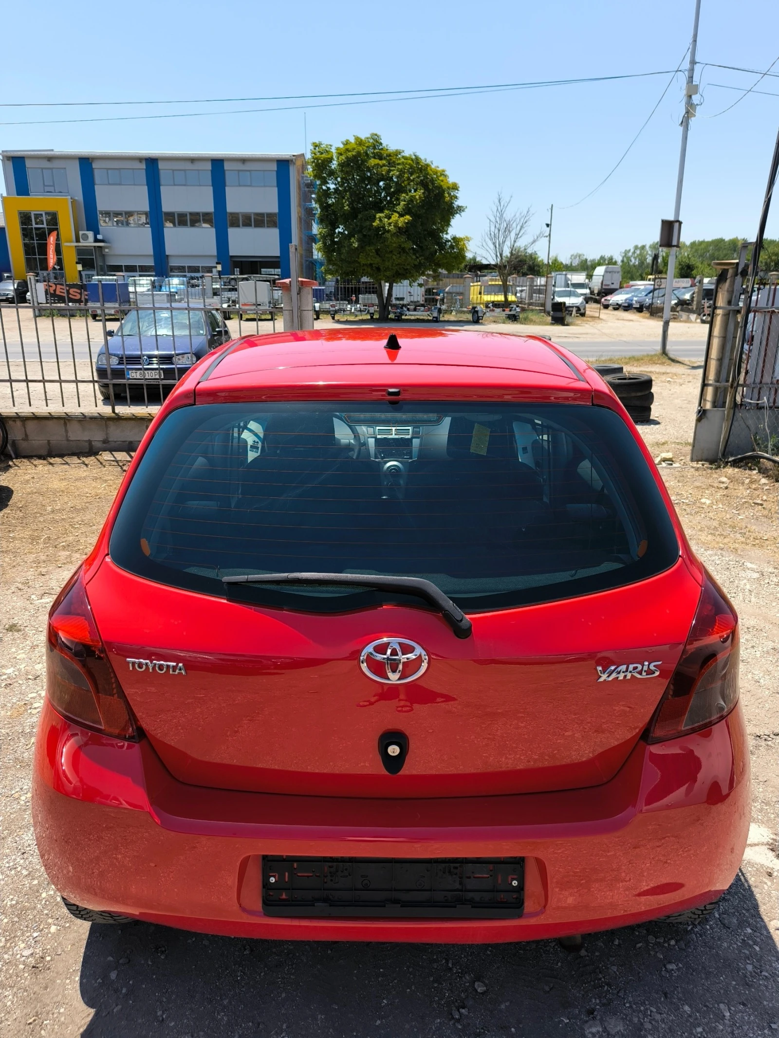 Toyota Yaris 1.0 vvti - изображение 3