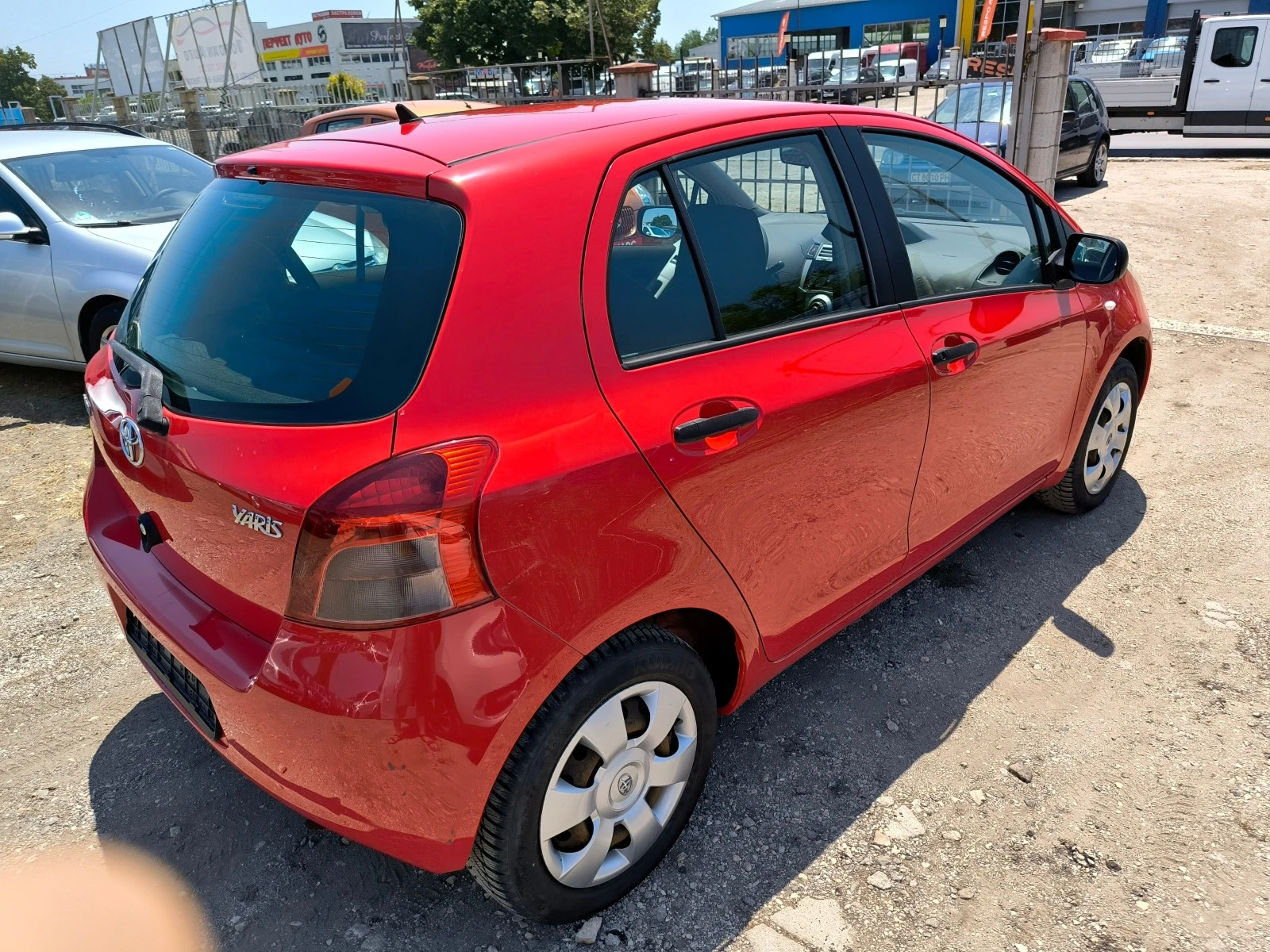 Toyota Yaris 1.0 vvti - изображение 4