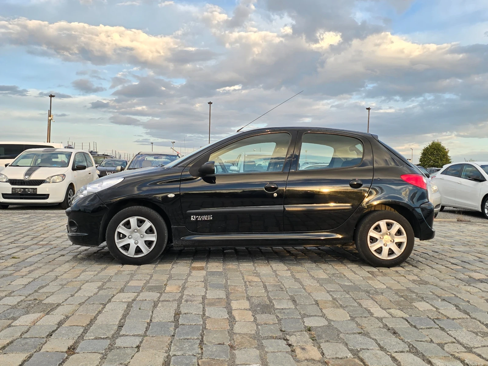 Peugeot 206 Plus 1.4i 75 кс 2011 година ЕВРО 5 ВСИЧКО ПЛАТЕНО  - изображение 4