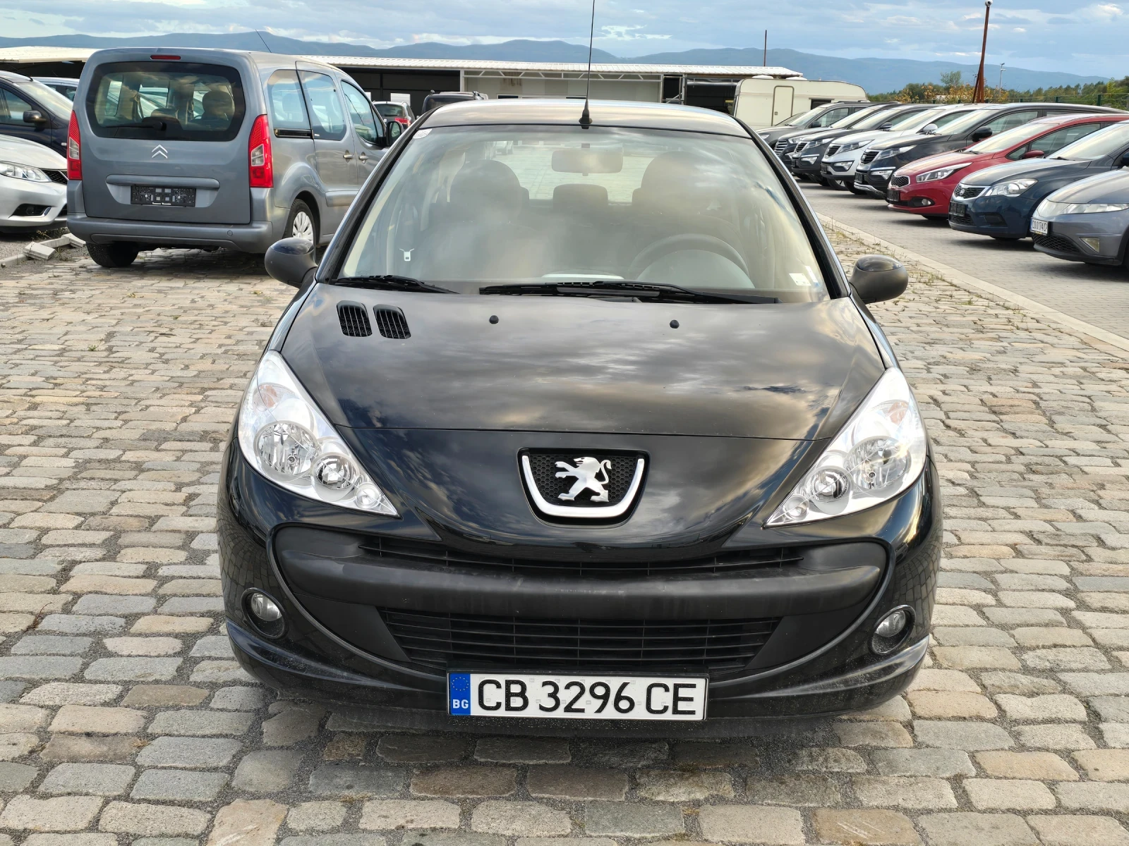 Peugeot 206 Plus 1.4i 75 кс 2011 година ЕВРО 5 ВСИЧКО ПЛАТЕНО  - изображение 2