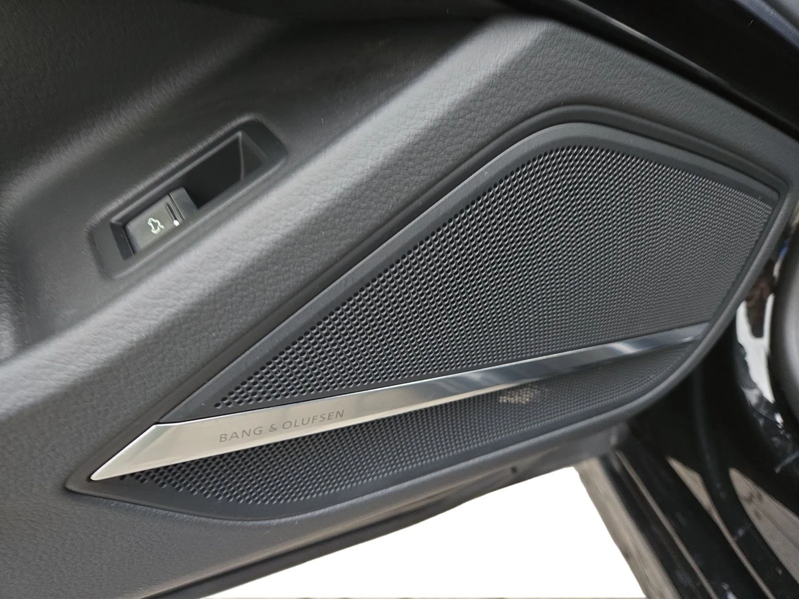 Audi S8 4.0TFSI/571HP/PANO/LASER/B&O/HUD/360/307vpr | Mobile.bg   17