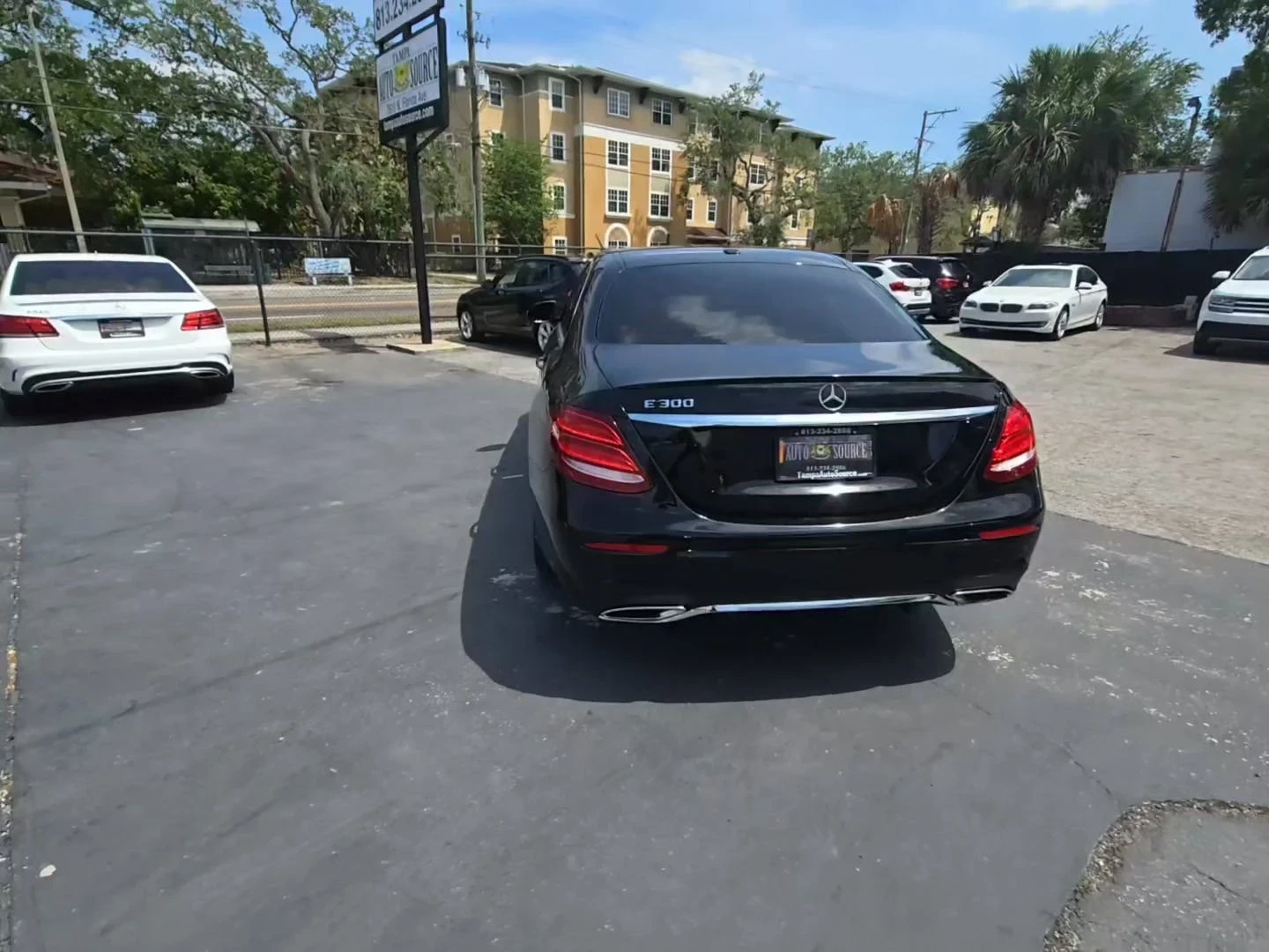 Mercedes-Benz E 300  - изображение 3