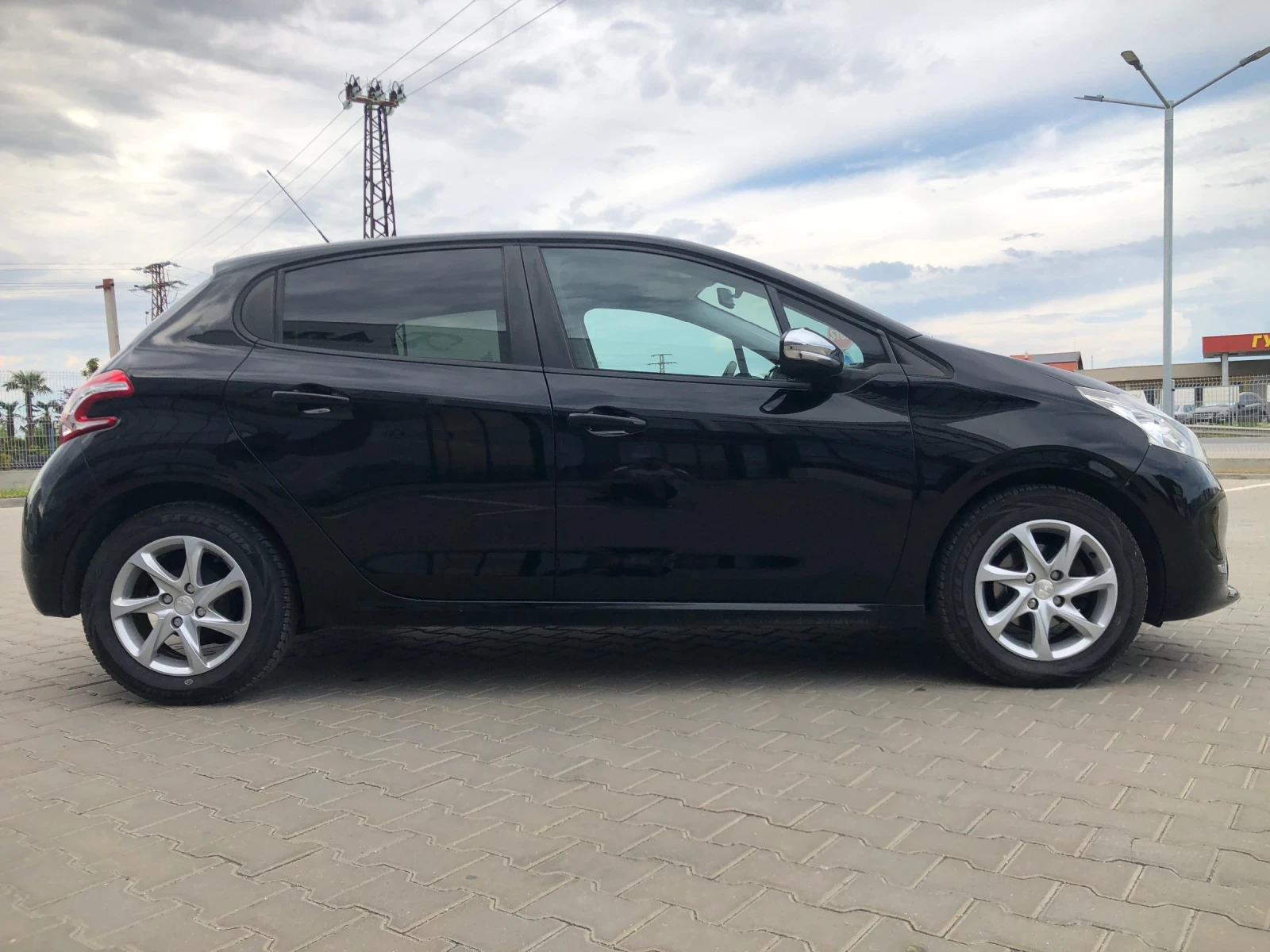 Peugeot 208 1.2 VTI - изображение 6