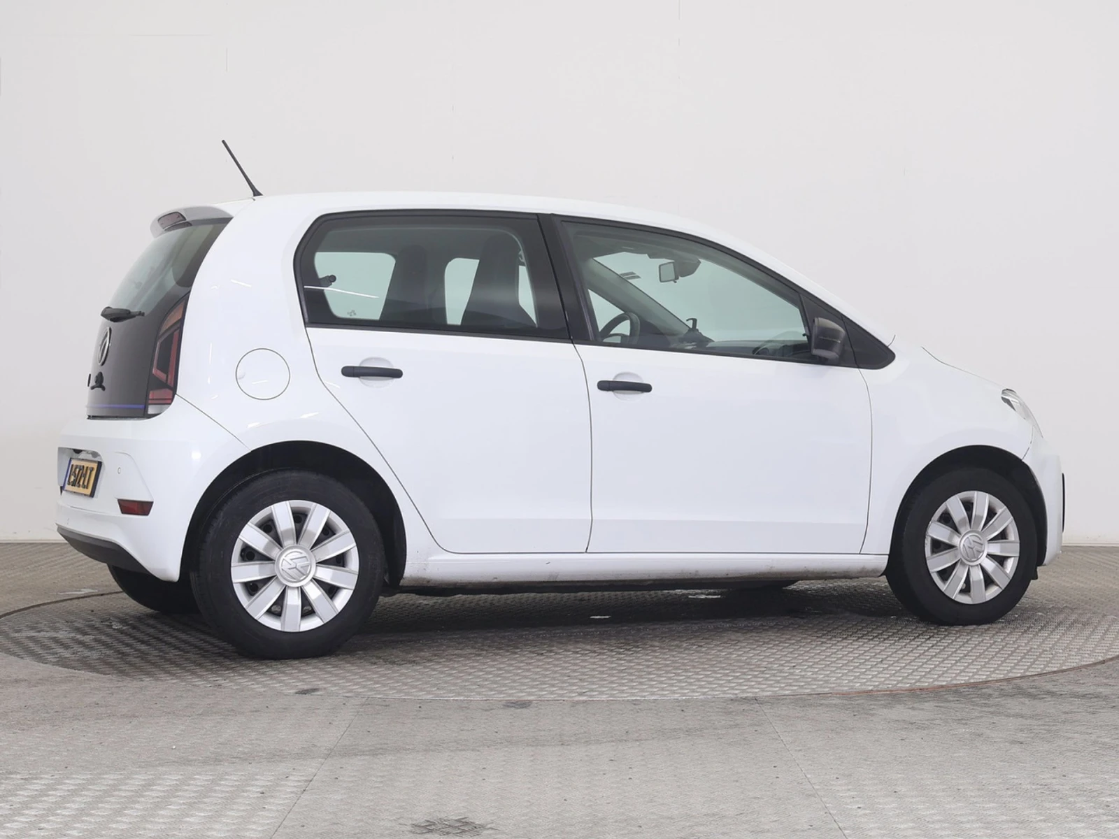 VW Up e-Up!, снимка 3 - Автомобили и джипове - 54038382