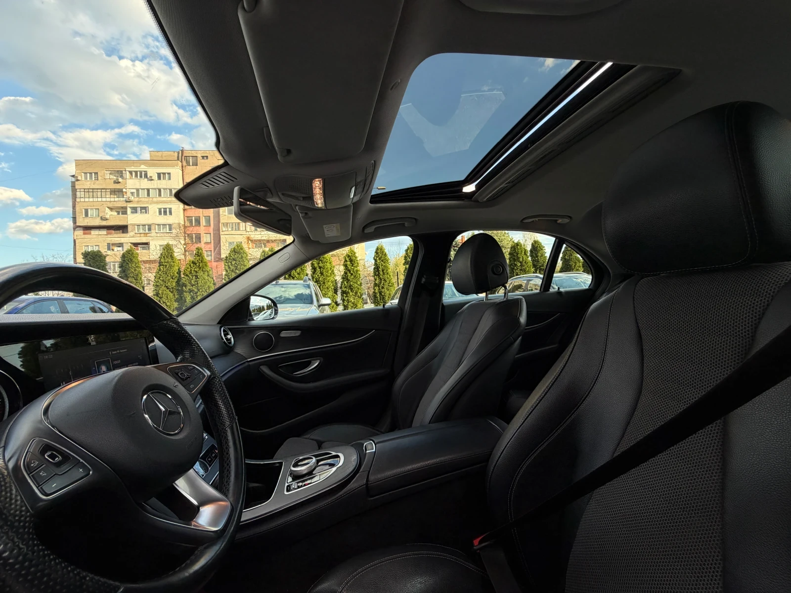 Mercedes-Benz E 220 D, снимка 8 - Автомобили и джипове - 54133288