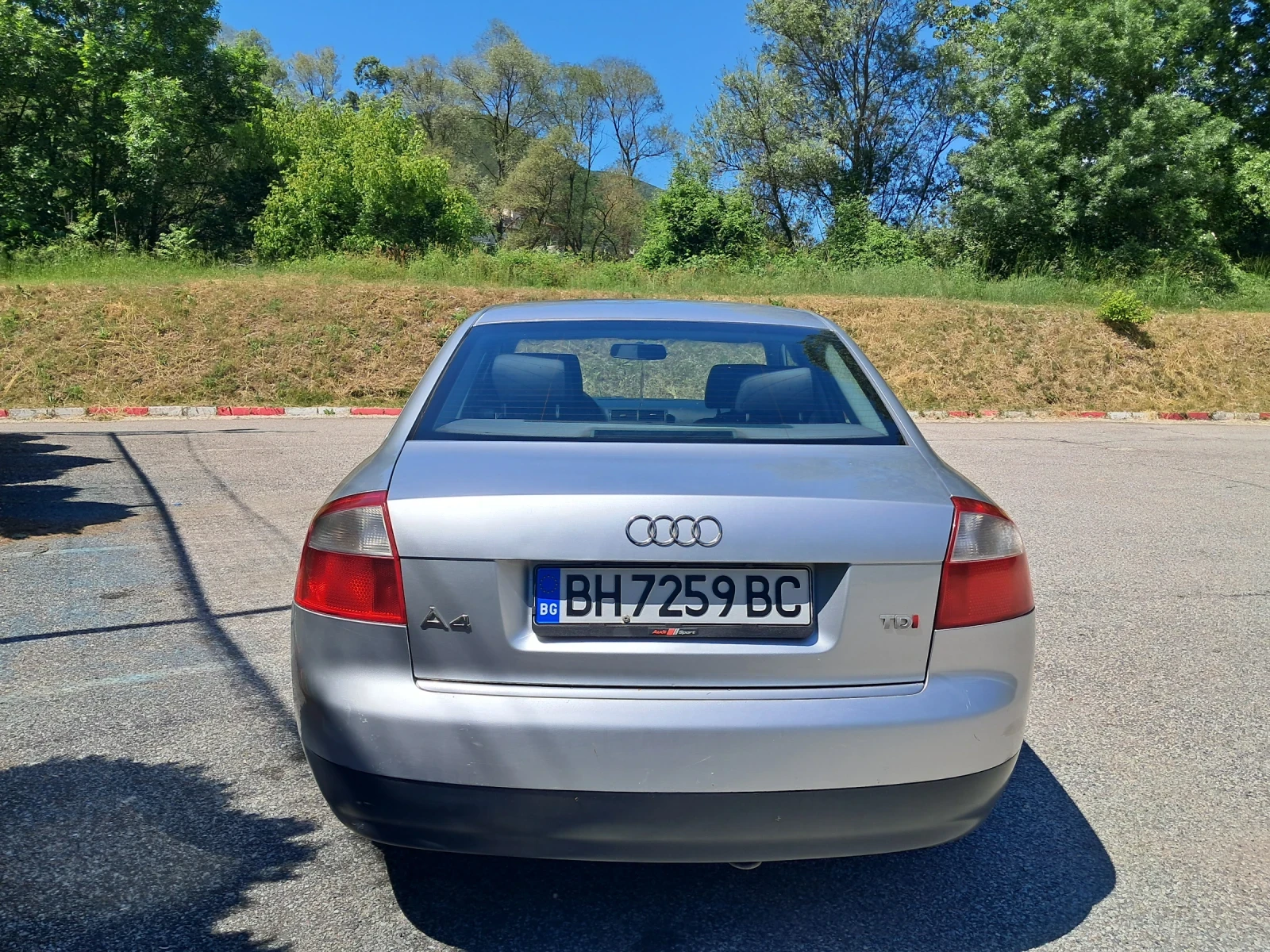 Audi A4 1.9 TDI AWX (96 KW / 130 K.C.) 11.2000 - 12.2004, снимка 4 - Автомобили и джипове - 54721478