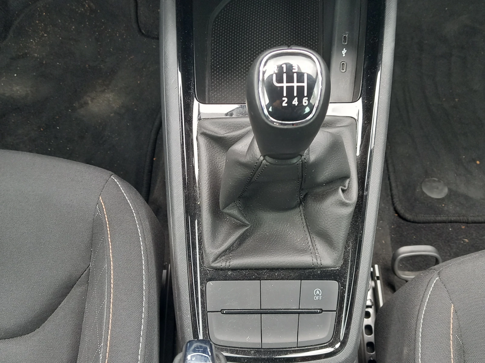 Skoda Scala 1.0 TSI / 6МТ, снимка 10 - Автомобили и джипове - 54749572
