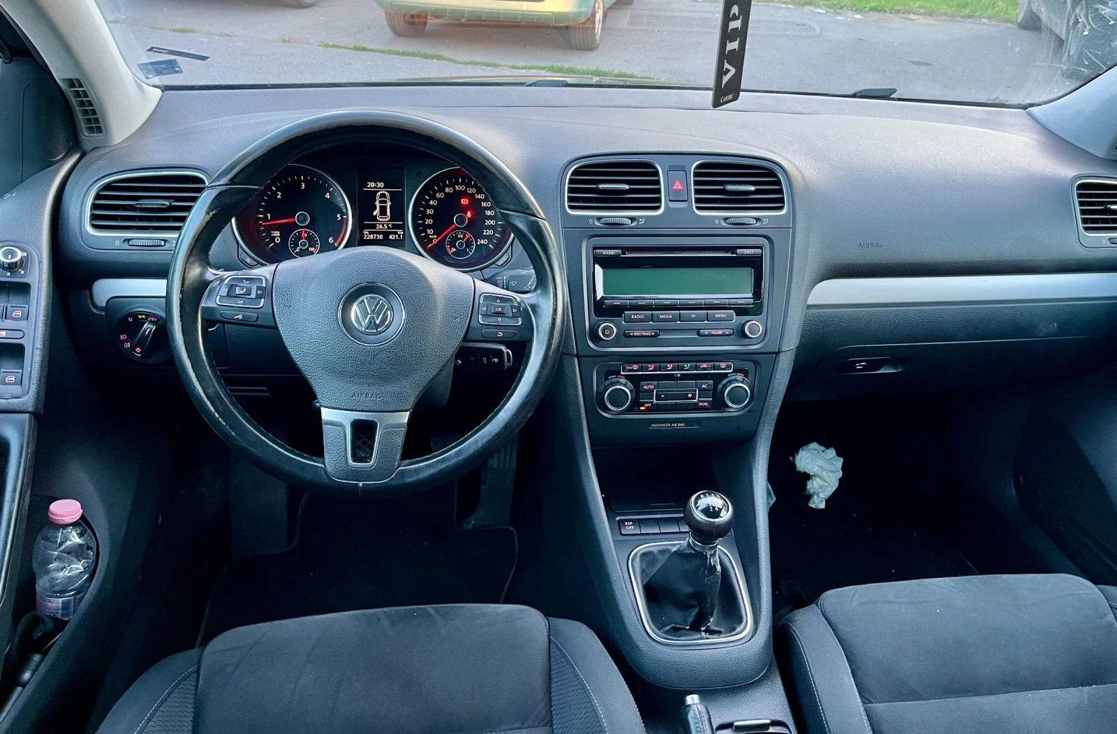 VW Golf 1.6 TDI, снимка 5 - Автомобили и джипове - 54867792