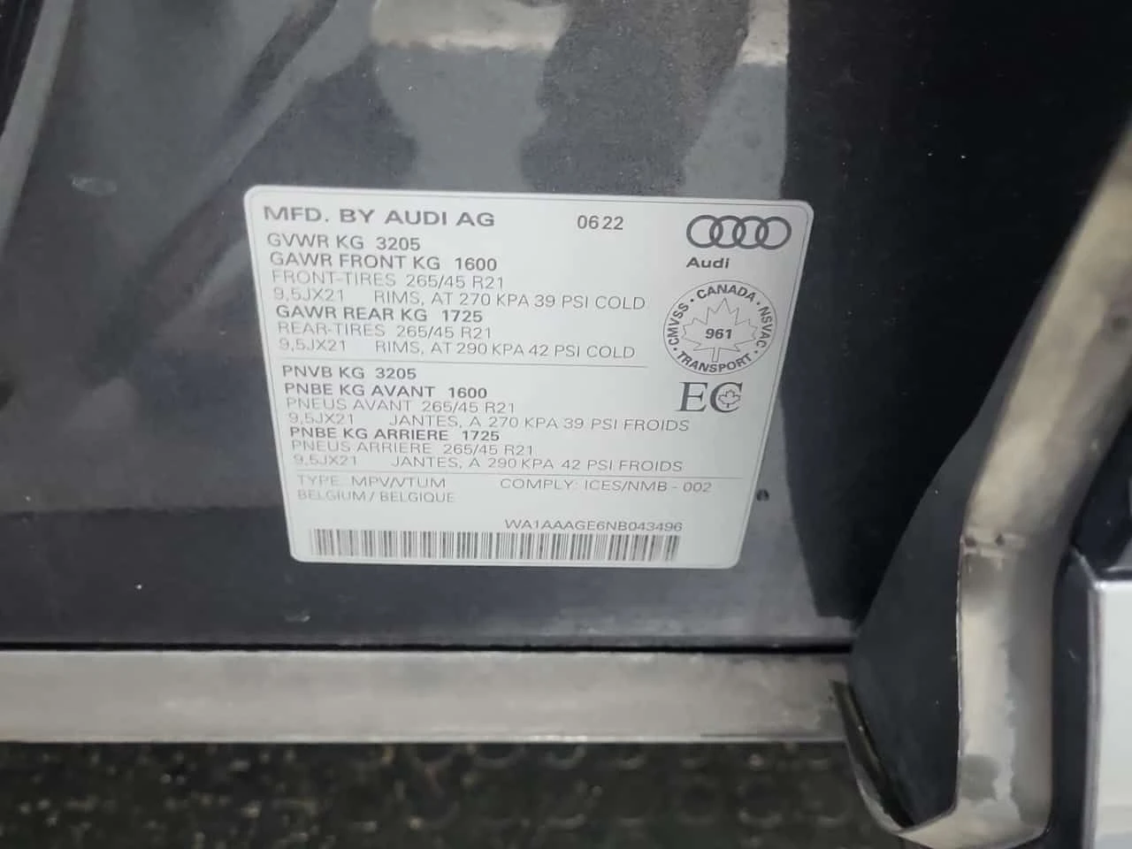 Audi E-Tron PROGRESSIV / CARFAX / CAMERA / АВТОКРЕДИТ , снимка 15 - Автомобили и джипове - 54906727