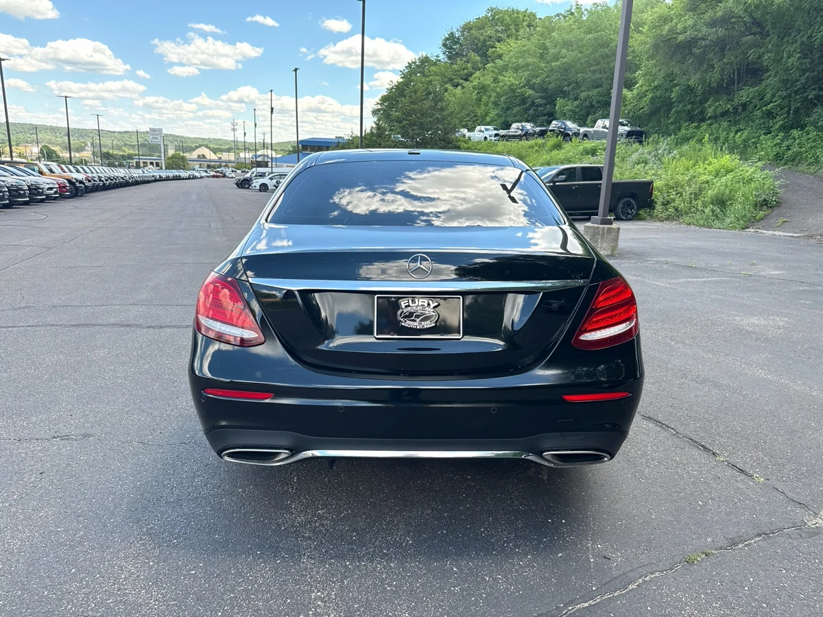 Mercedes-Benz E 300 4Matic , снимка 4 - Автомобили и джипове - 55011242