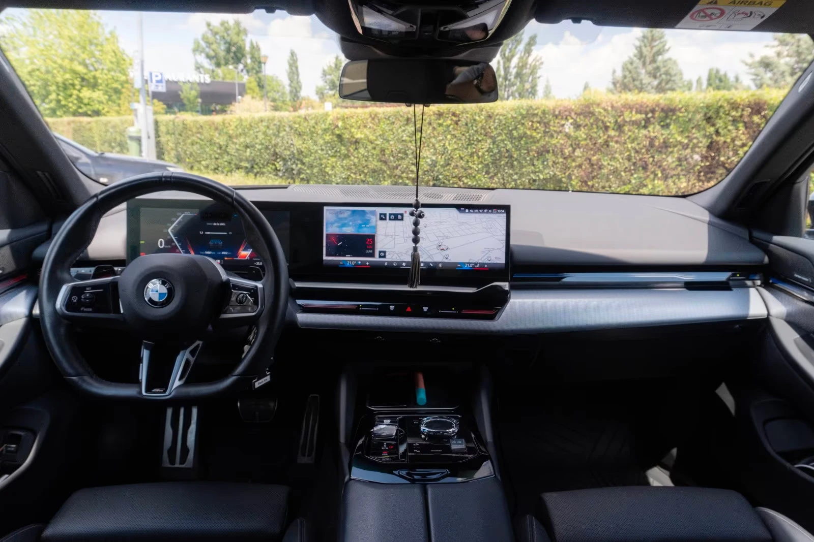 BMW 520 d/190HP/M SPORT/ОБДУХВАНЕ/360/PANO/MEMO/HUD/664z, снимка 10 - Автомобили и джипове - 55484299