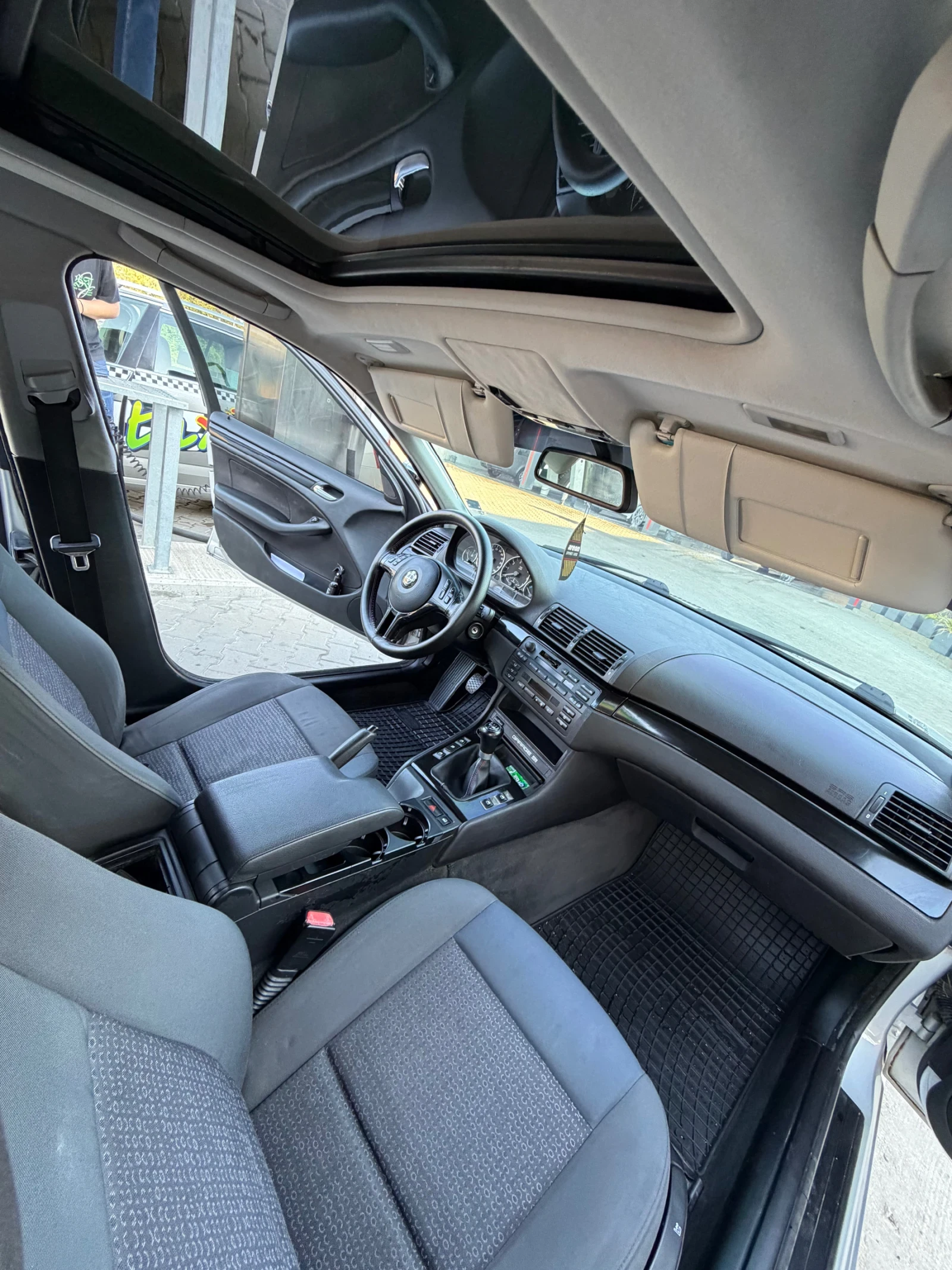 BMW 318 318 lci, снимка 8 - Автомобили и джипове - 55835969