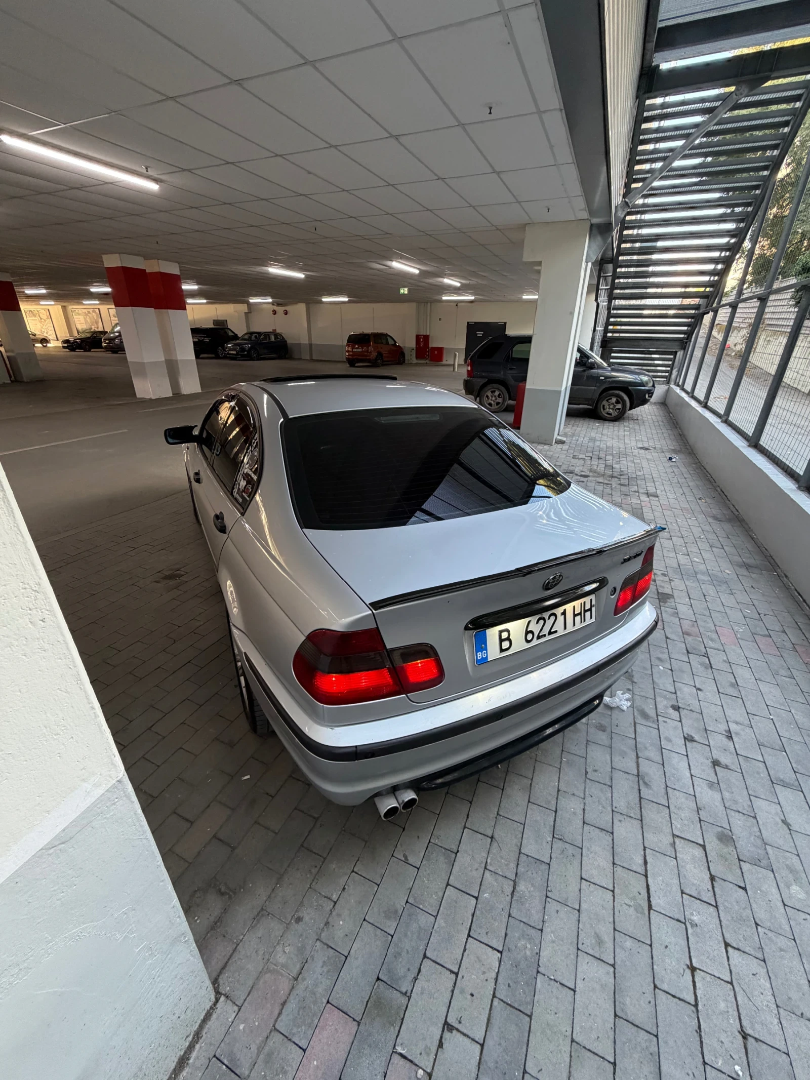 BMW 318 318 lci, снимка 3 - Автомобили и джипове - 55835969