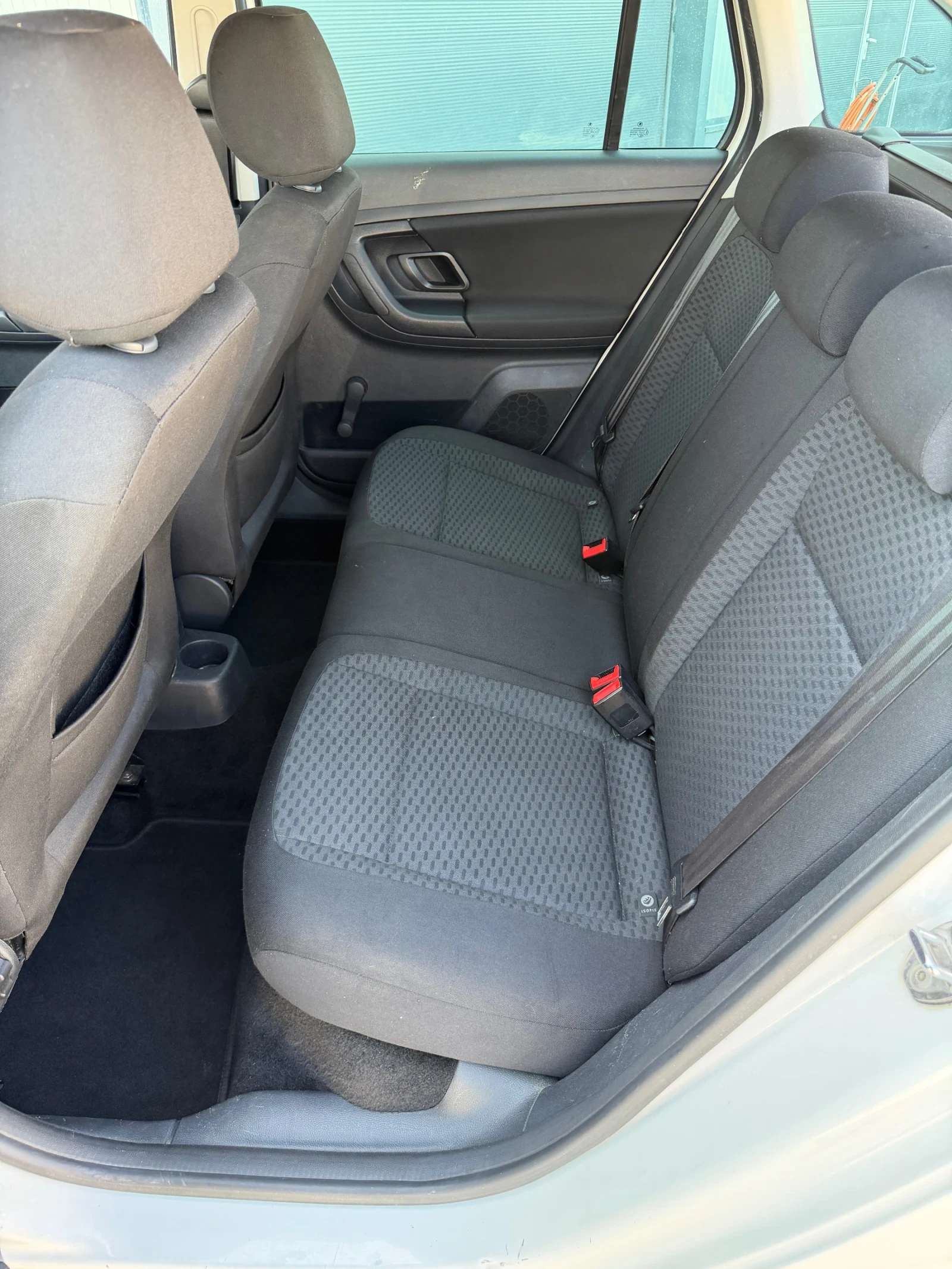 Skoda Fabia 1.6 TDI, снимка 11 - Автомобили и джипове - 55890439