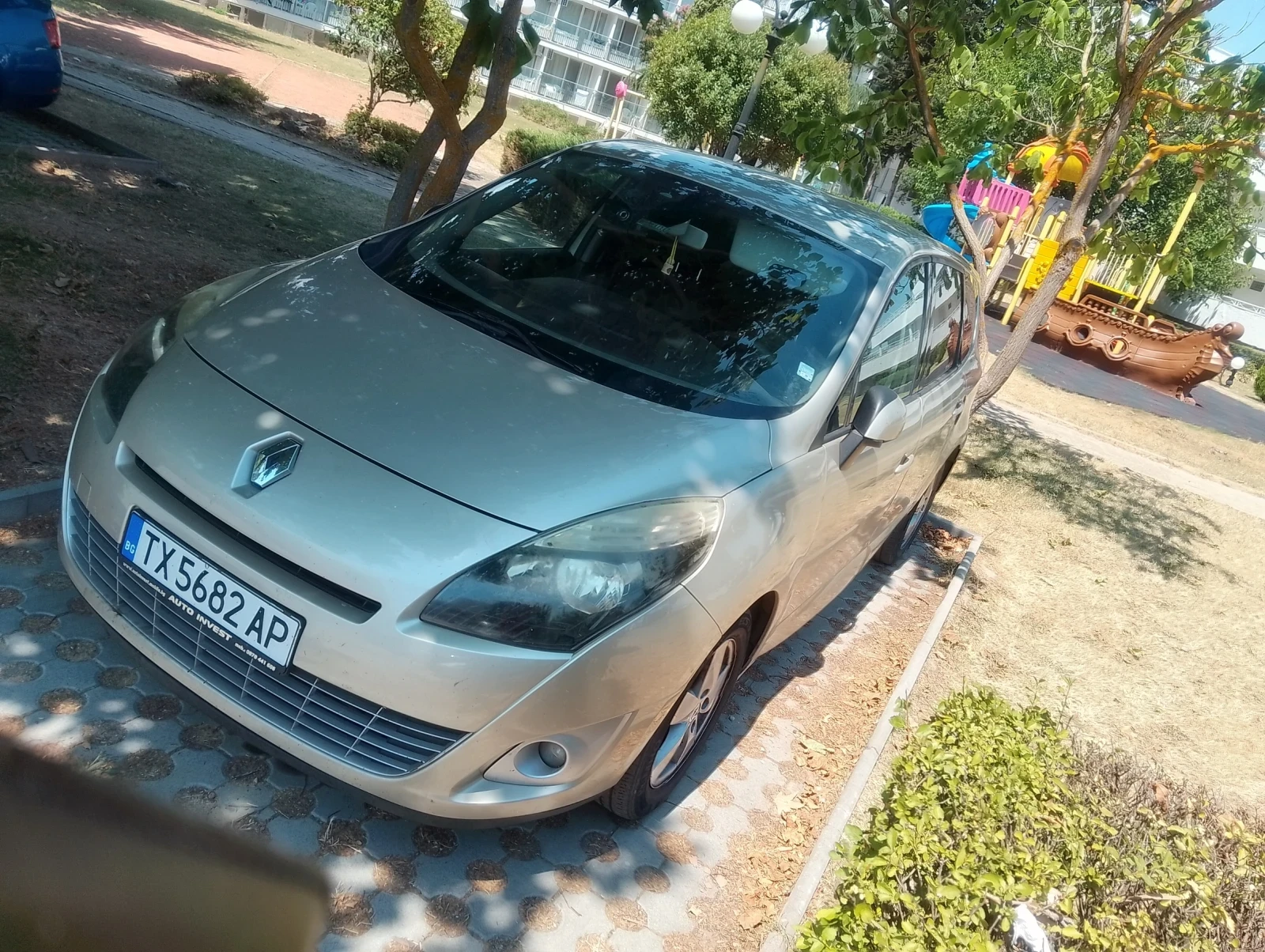 Renault Grand scenic 1.5, снимка 2 - Автомобили и джипове - 56060444