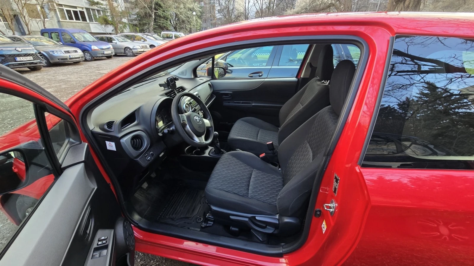 Toyota Yaris, снимка 17 - Автомобили и джипове - 56195300